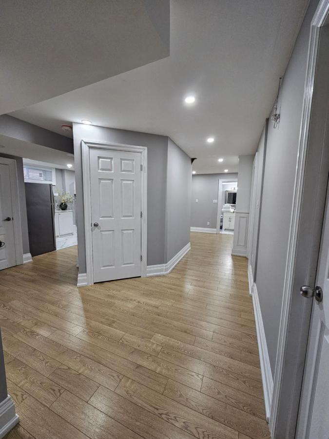 Basement Apartment In Luxury Beach House Toronto Exterior photo