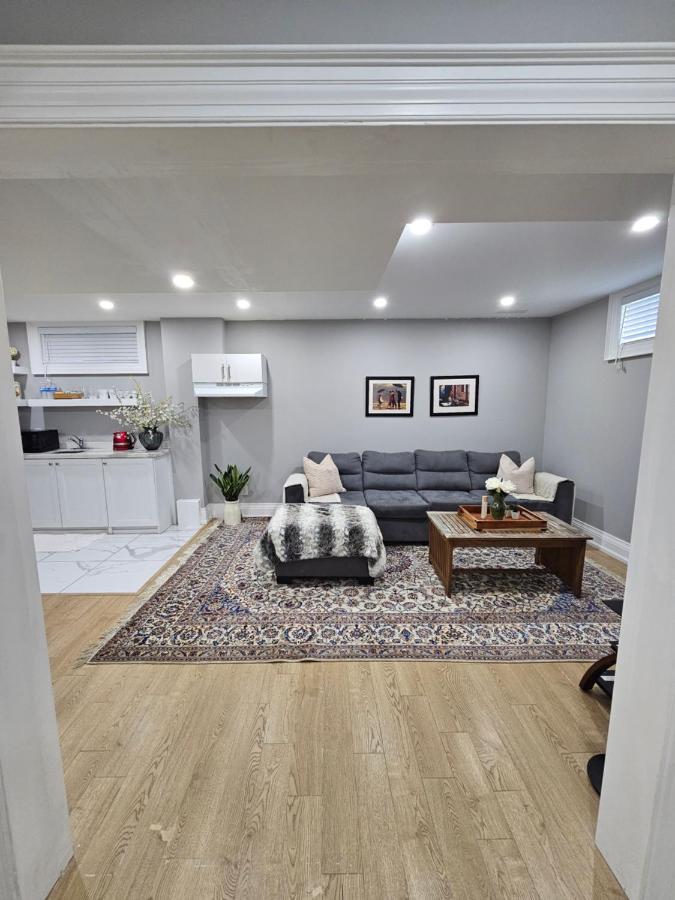 Basement Apartment In Luxury Beach House Toronto Exterior photo